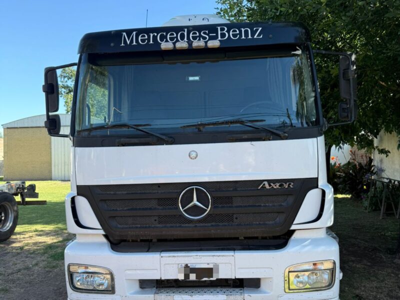 Mercedes Benz 1933 Tractor Modelo 2011"