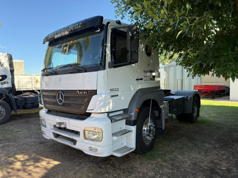 Mercedes Benz 1933 Tractor Modelo 2011"