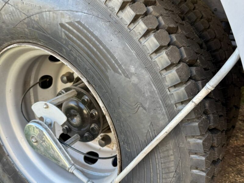 Mercedes Benz 1933 Tractor Modelo 2011"