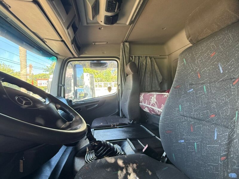 Mercedes Benz 1933 Tractor Modelo 2011"